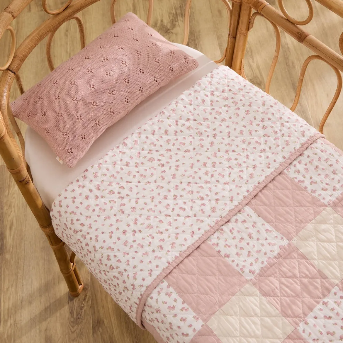 Colcha algodón reversible patchwork flores pequeñas Lalaki