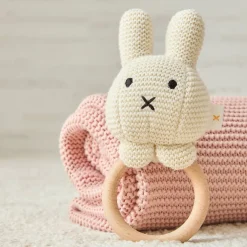 Sonajero de tricot de algodón orgánico conejo Cuquis