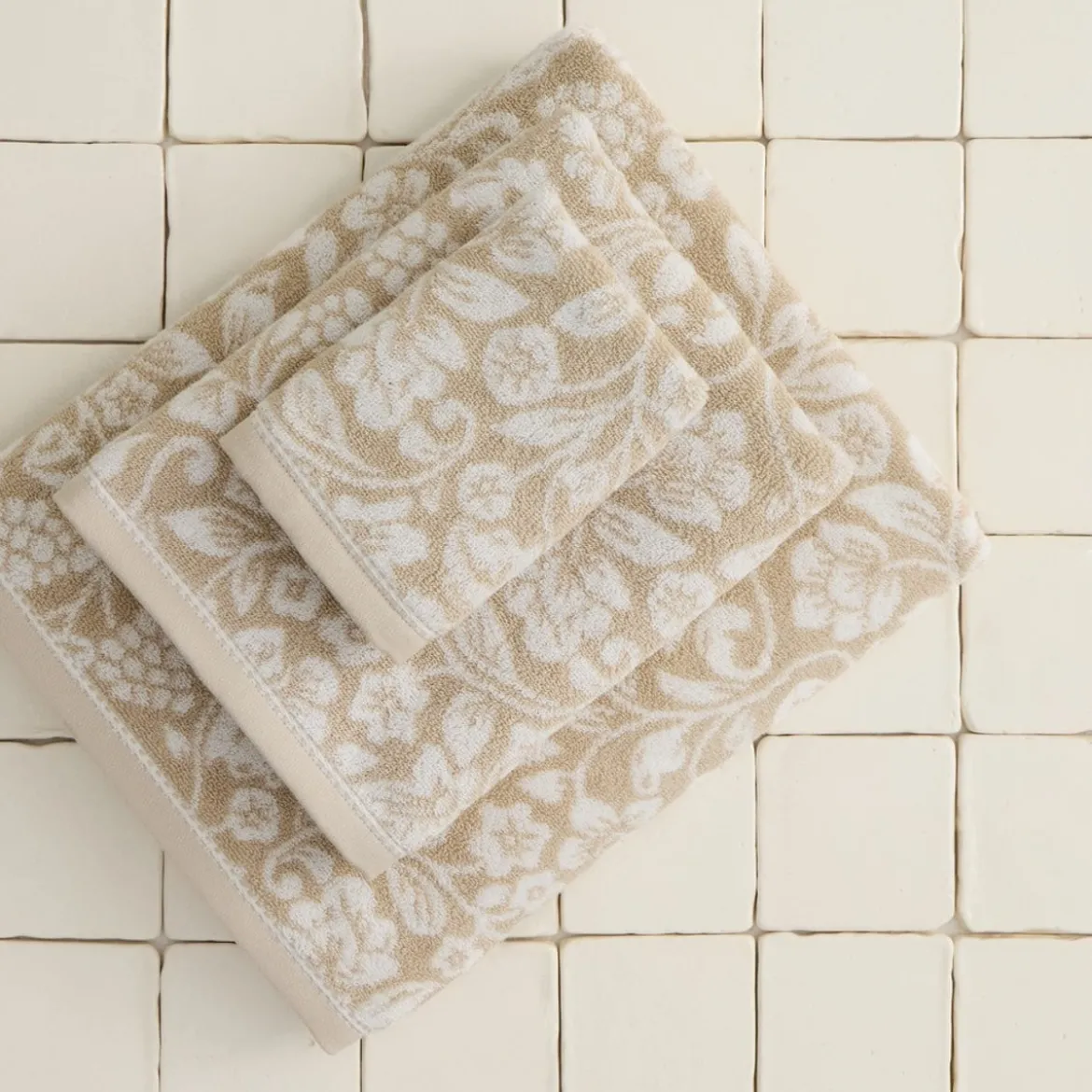 Toalla de baño algodón jacquard floral Medflo